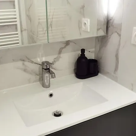 60m2 New Designed 2 Bdrs Heart Of 75002 N2-108 * Paris